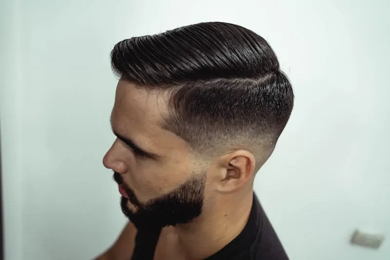 Pompadour fade terminado con degradé limpio